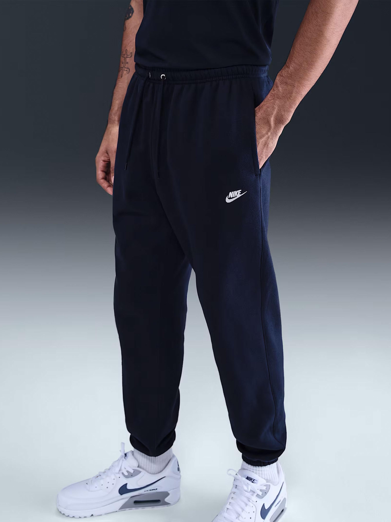 Штани спортивні NIKE Club модель FN3808-451 Фото