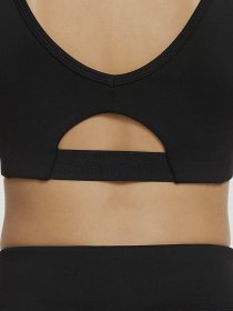 Топ спортивный NIKE Swoosh Luxe модель CZ4150-010 Фото