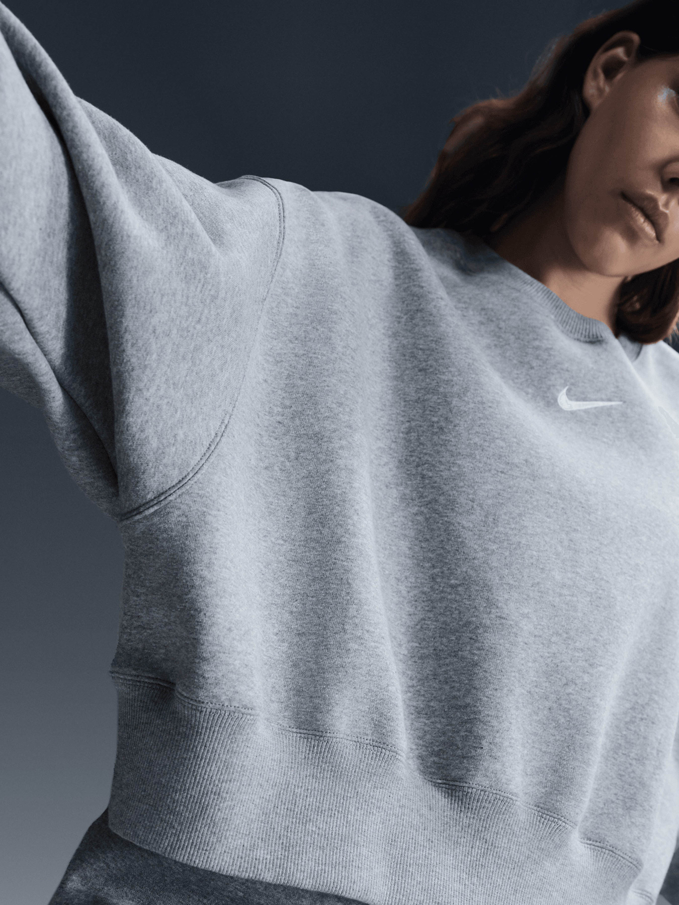 Свитшот NIKE NSW PHNX OOS CREW модель DQ5761-063 Фото