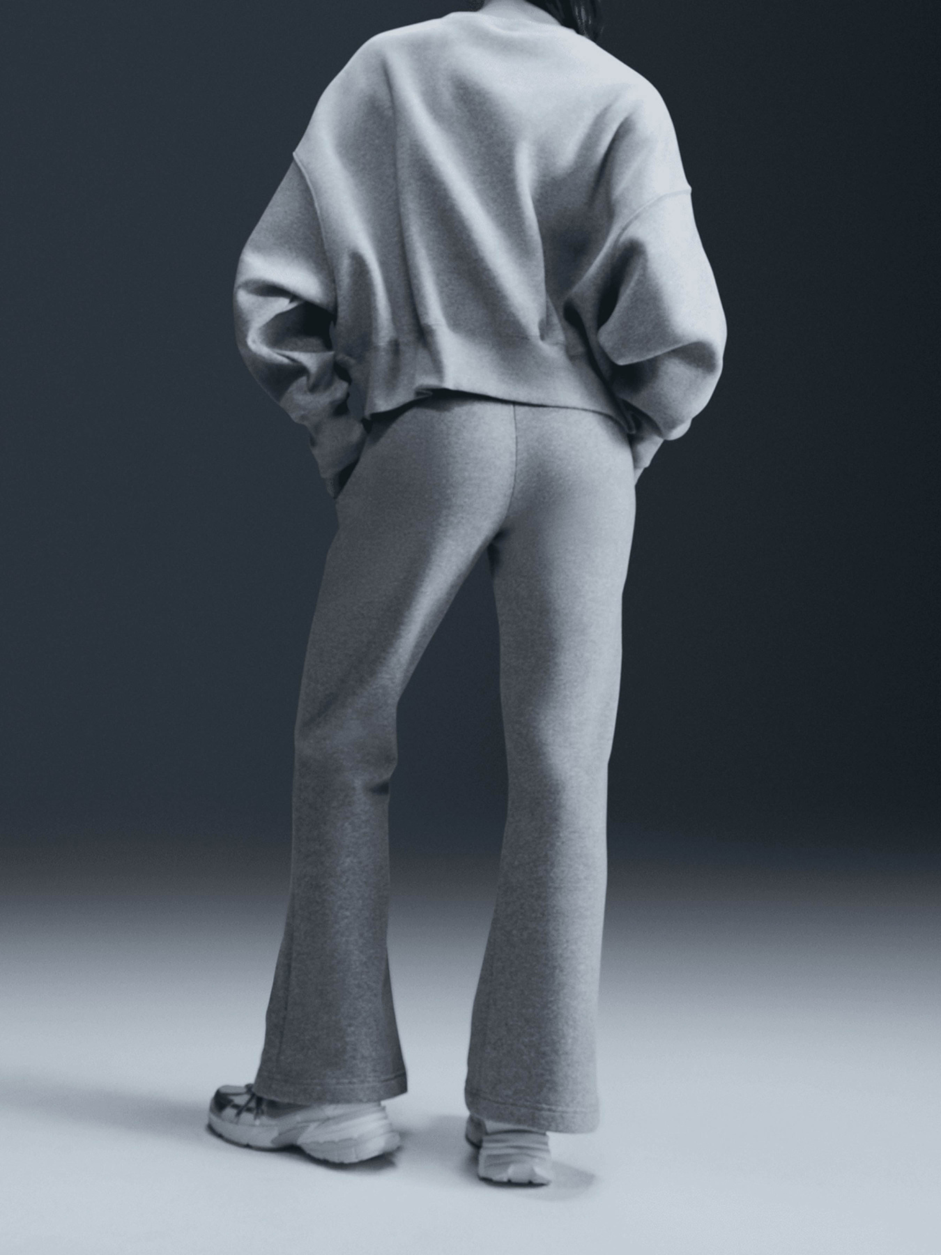 Свитшот NIKE NSW PHNX OOS CREW модель DQ5761-063 Фото