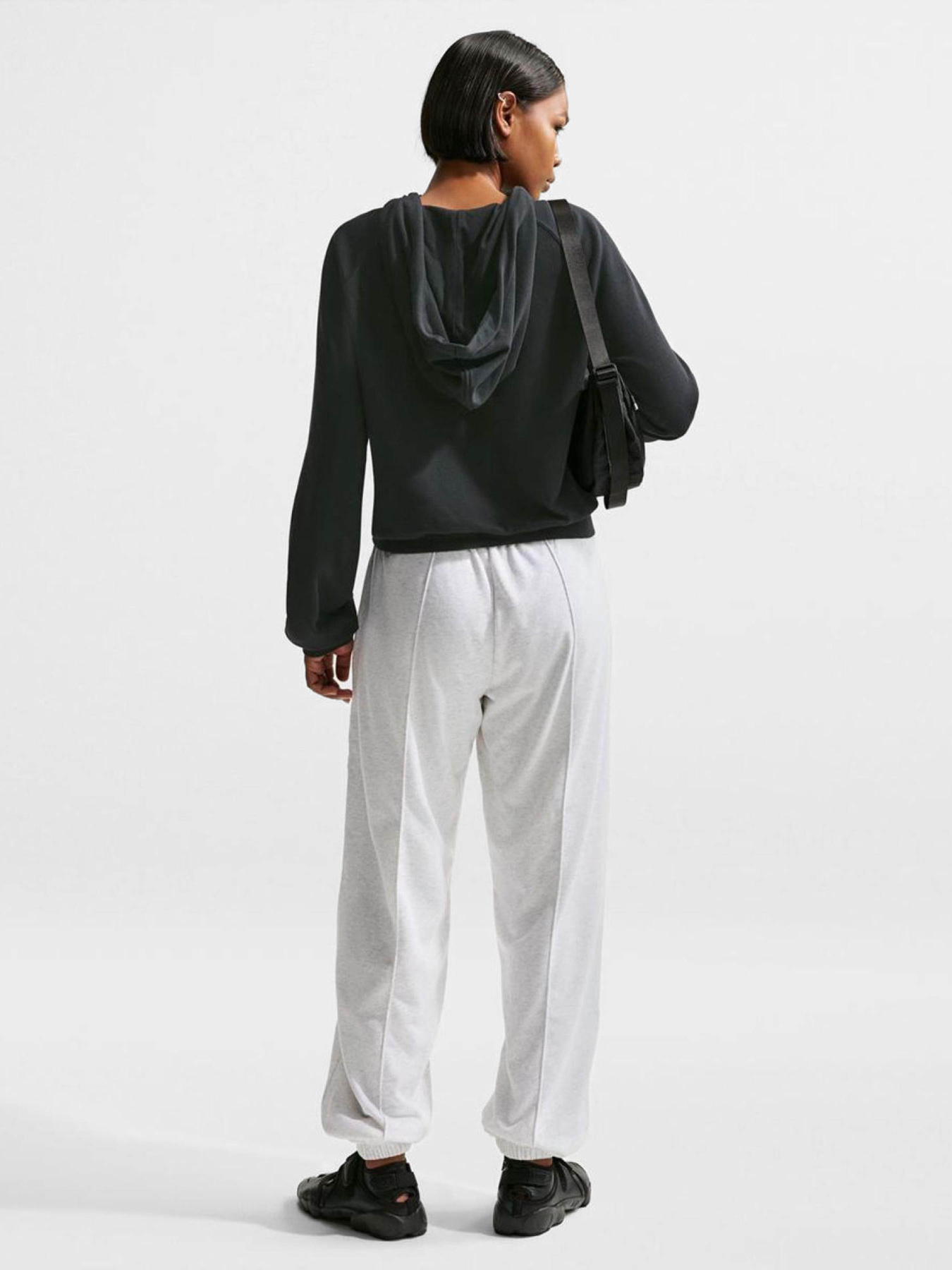 Худі NIKE NSW CHILL FT модель IF0230-010 Худі NIKE NSW CHILL FT модель IF0230-010 Фото