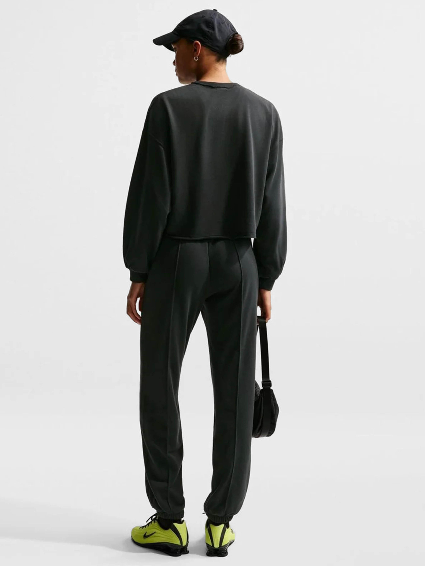 NIKE IF0232-010 модель IF0232-010 NIKE IF0232-010 модель IF0232-010 Фото