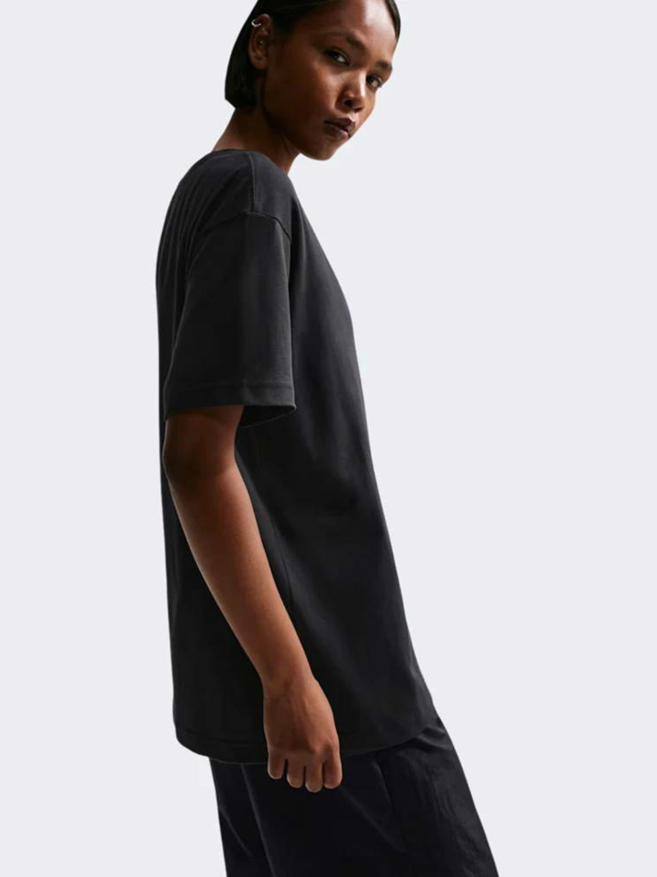 Футболка NIKE NSW CLASSIC SS TEE модель IH7601-010 Фото