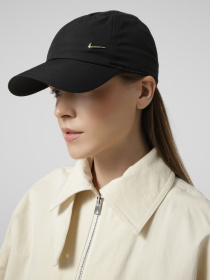 NIKE модель FB5372-011 Фото