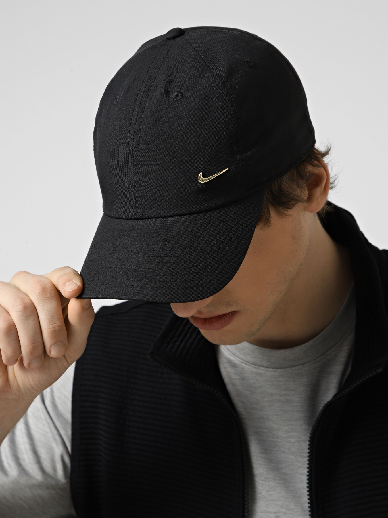 Кепка NIKE 0DF CLUB U CB MTSWSH L модель FB5372-011 Фото