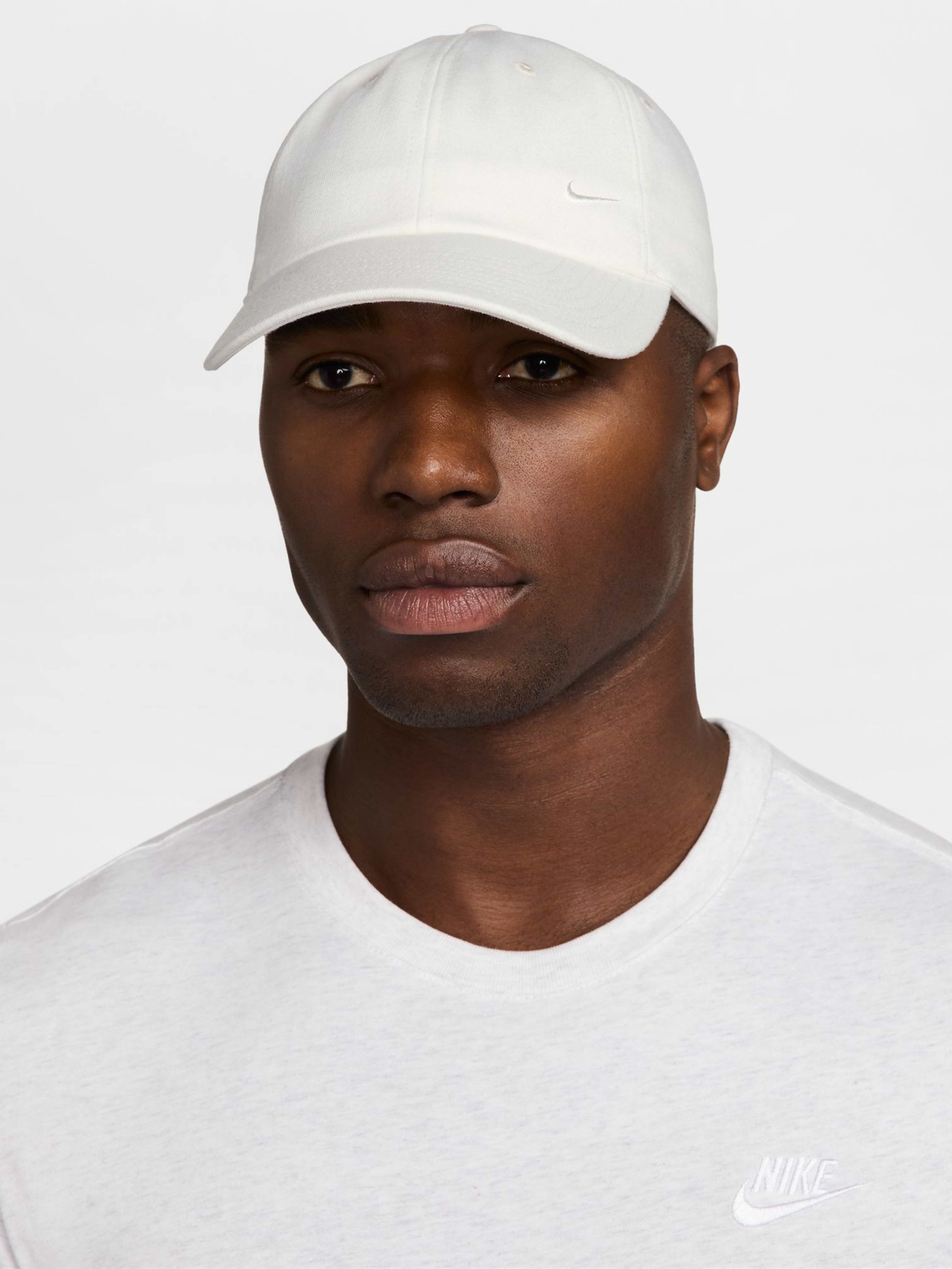 NIKE модель FZ5698-133 NIKE модель FZ5698-133 Фото