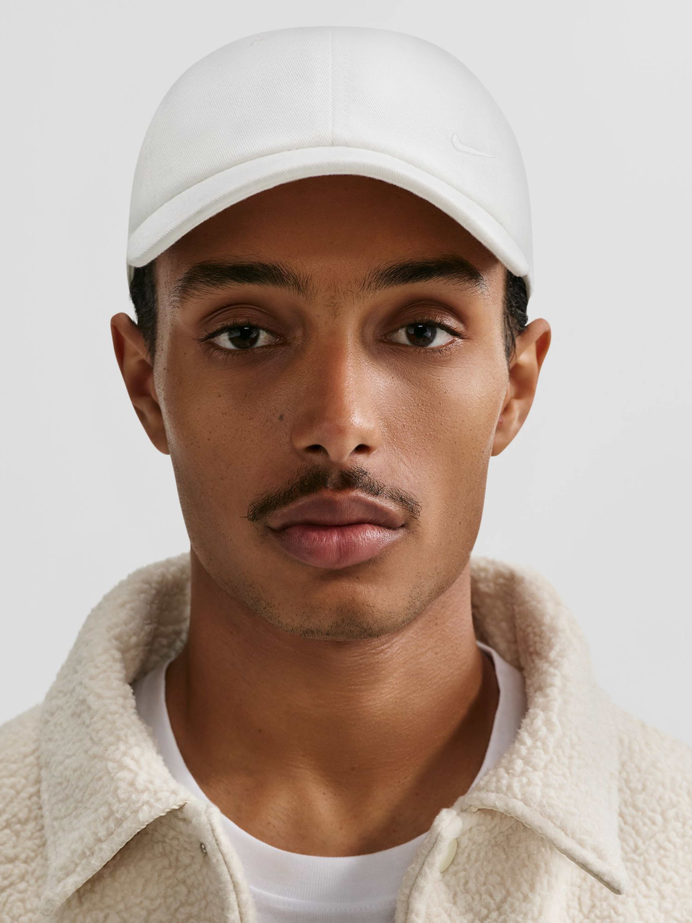 NIKE модель FZ5698-133 NIKE модель FZ5698-133 Фото