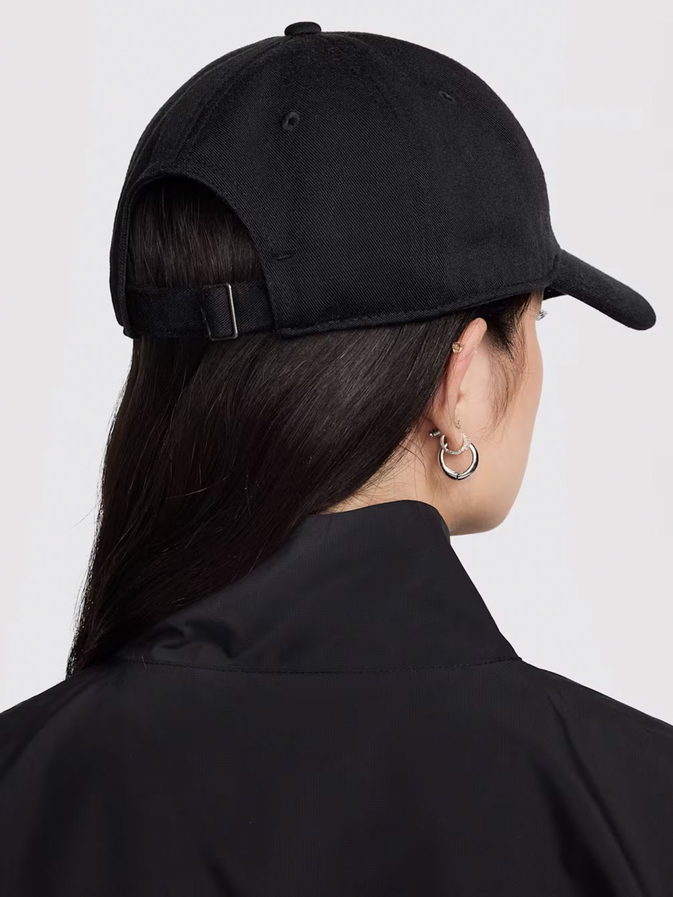 NIKE модель FZ5698-010 NIKE модель FZ5698-010 Фото