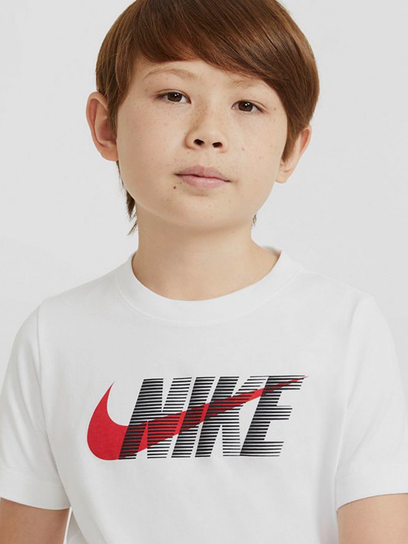 Футболки и поло NIKE Swoosh модель DC7796-100 Фото