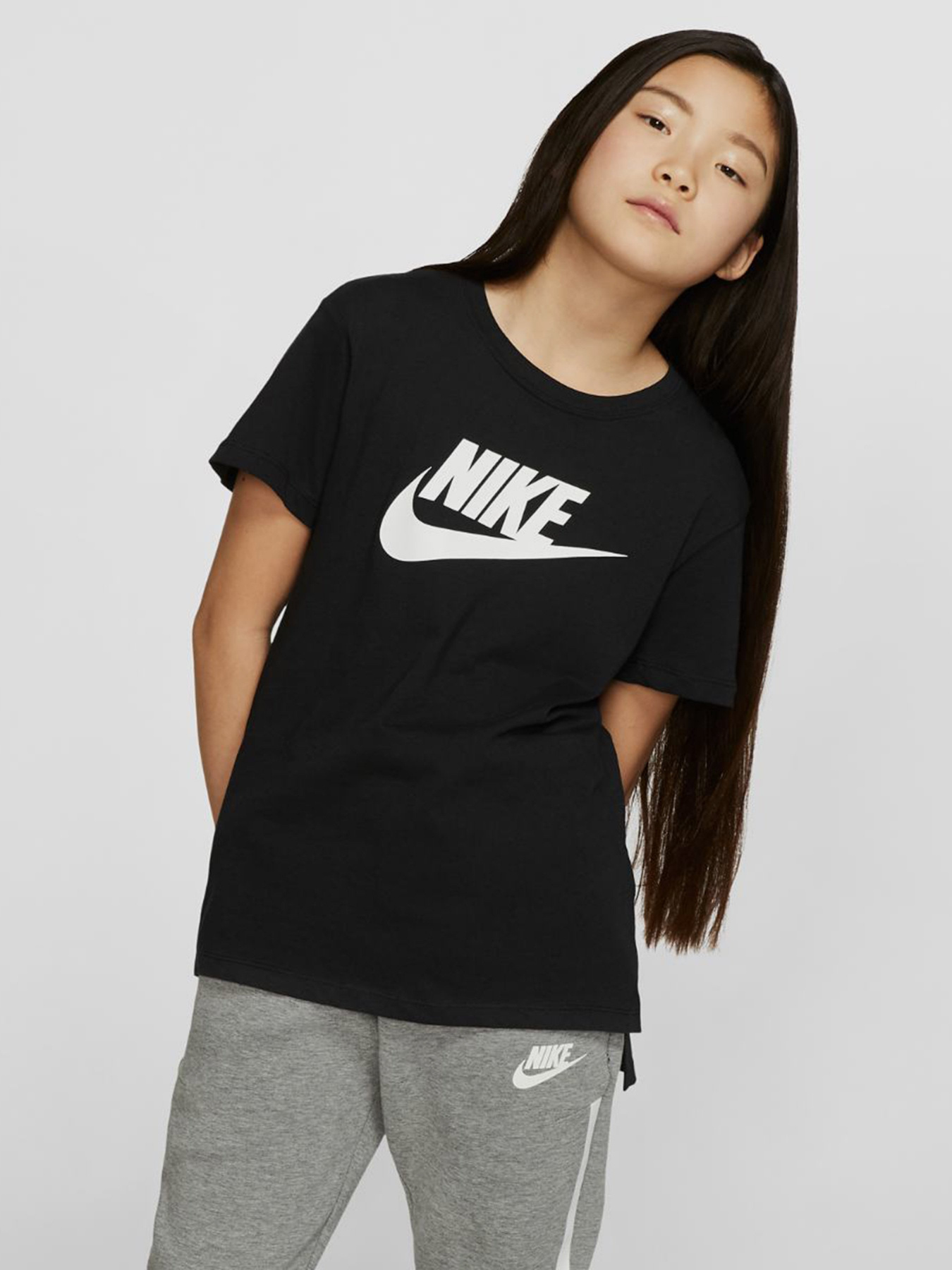 Футболка NIKE Sportswear модель AR5088-010 Фото