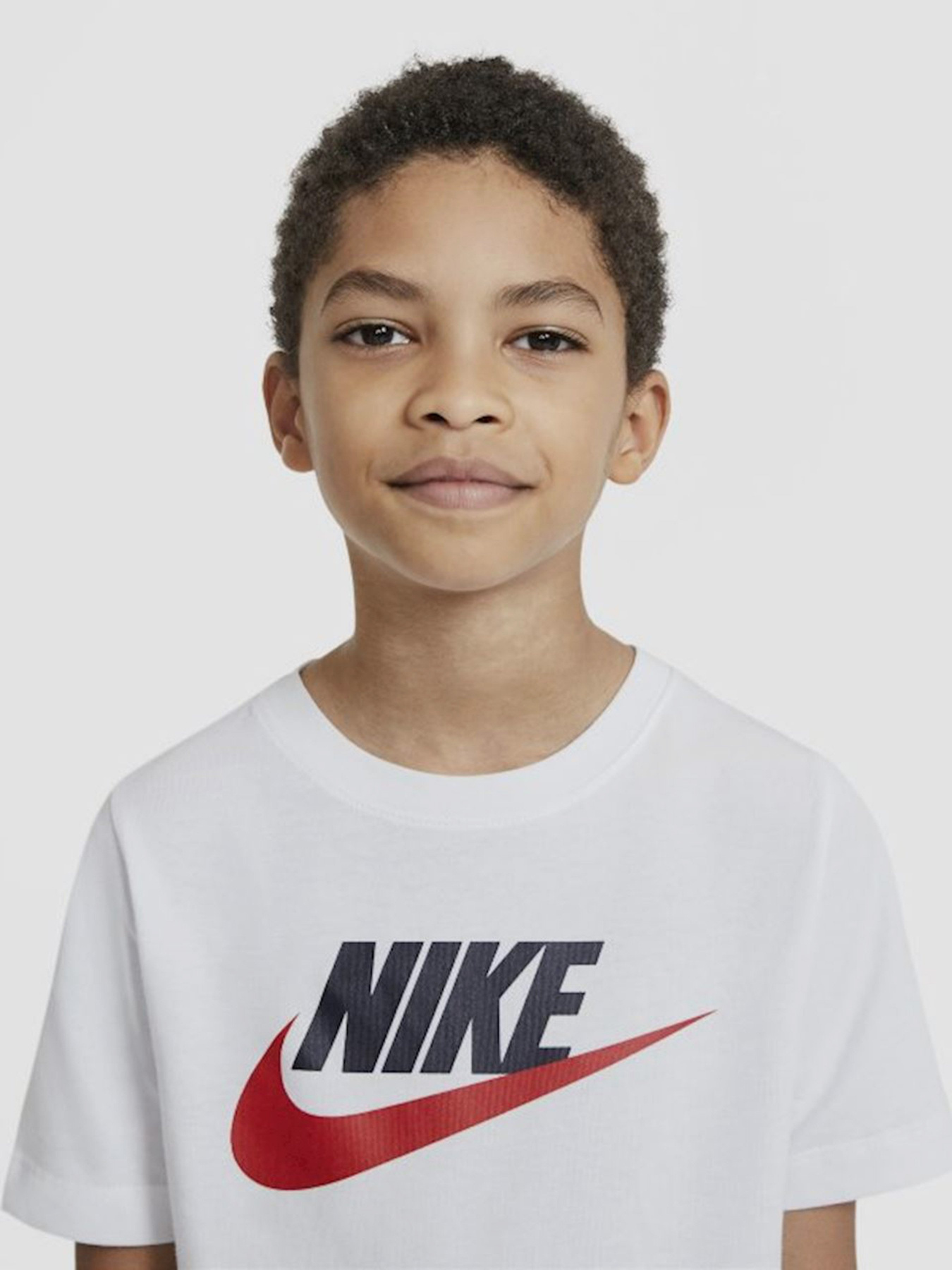 Футболка NIKE Sportswear модель AR5252-107 Фото