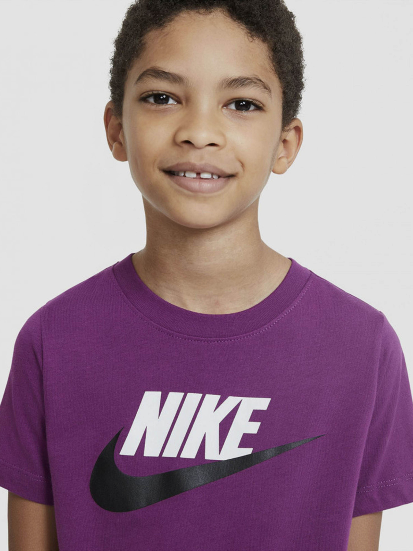 Футболка NIKE Sportswear модель AR5252-503 Фото