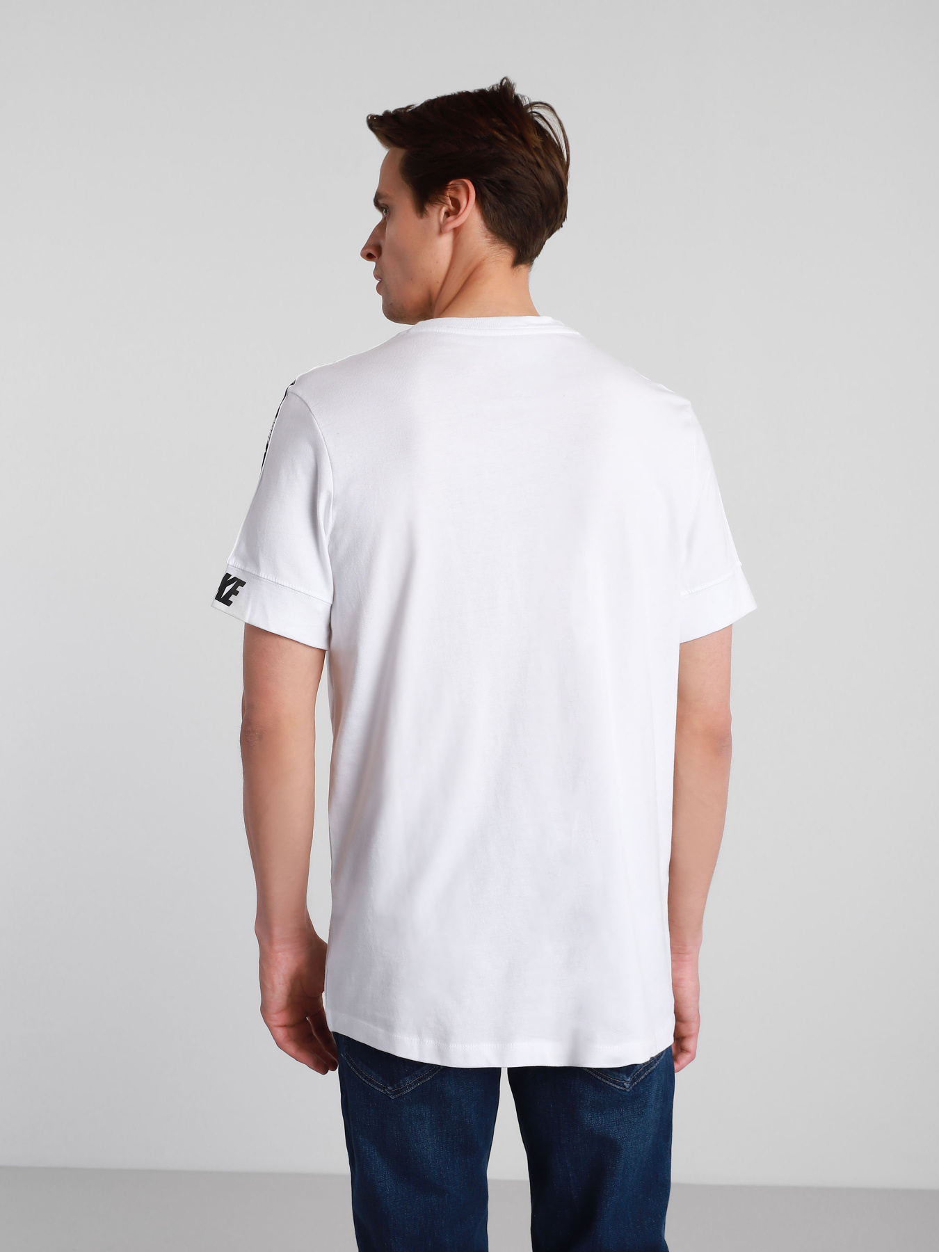 Футболки и поло NIKE  Sportswear Repeat модель CZ7829-101 Фото