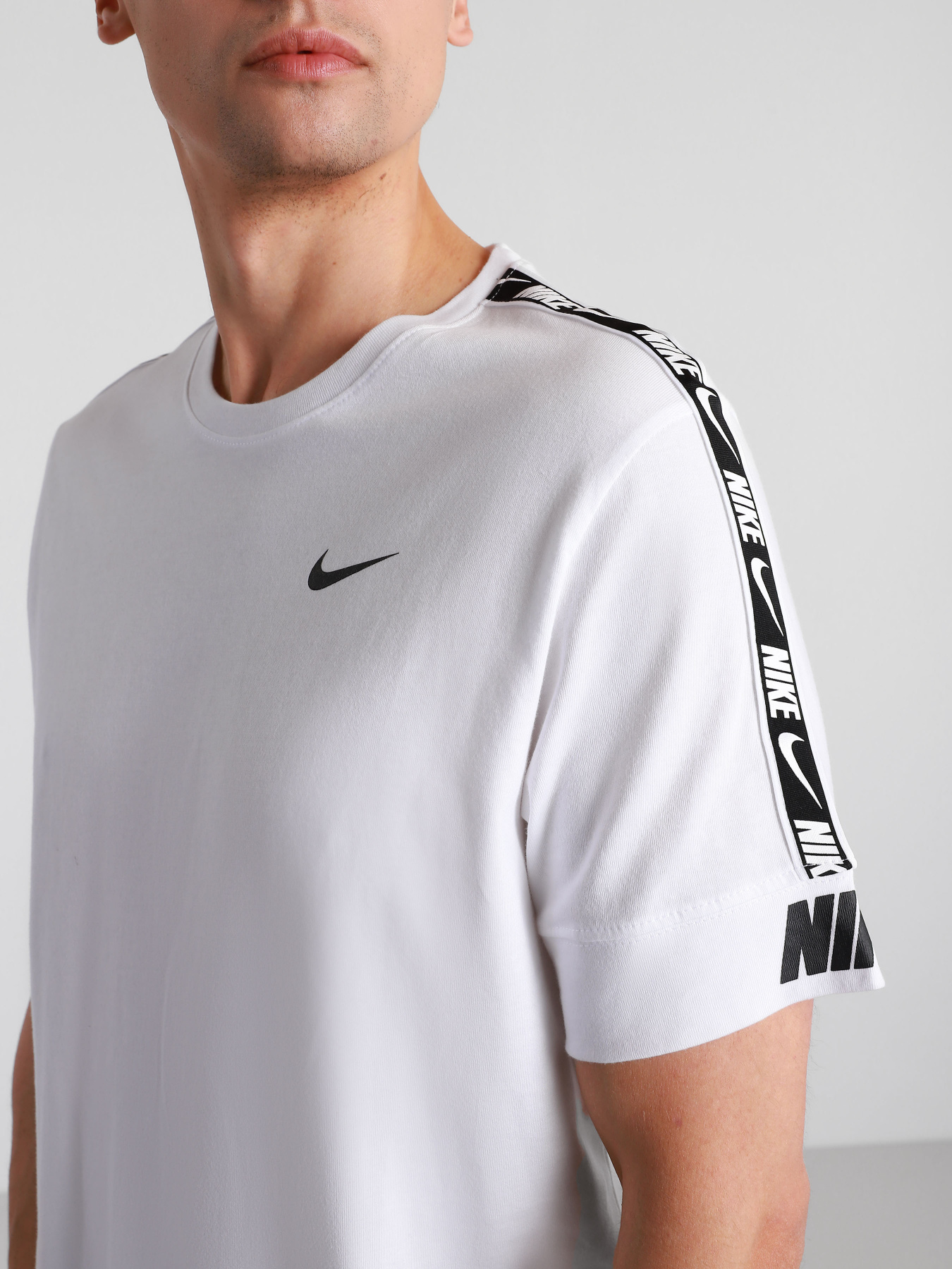 Футболки и поло NIKE  Sportswear Repeat модель CZ7829-101 Фото