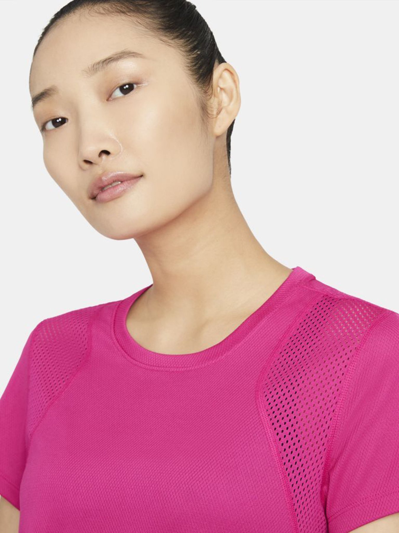 Футболки і поло NIKE Run модель 890353-615 Фото