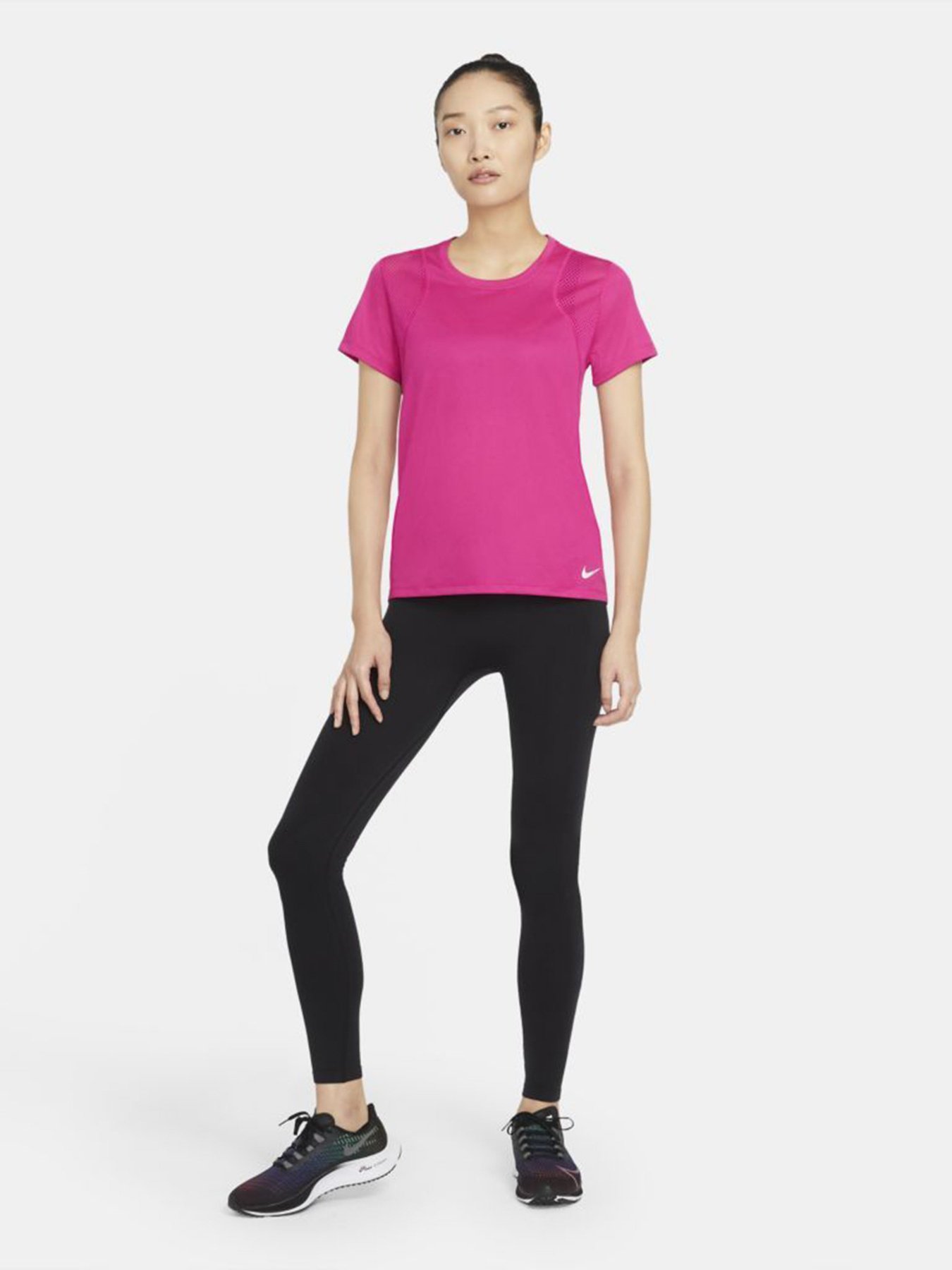 Футболки і поло NIKE Run модель 890353-615 Фото