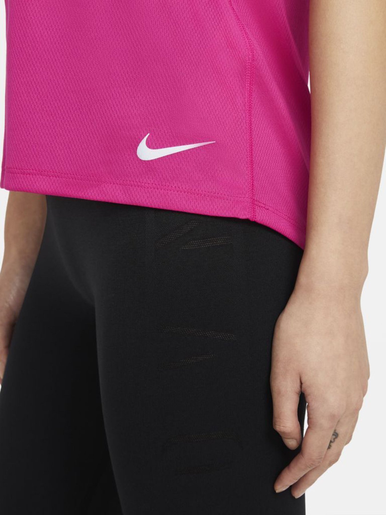 Футболки і поло NIKE Run модель 890353-615 Фото