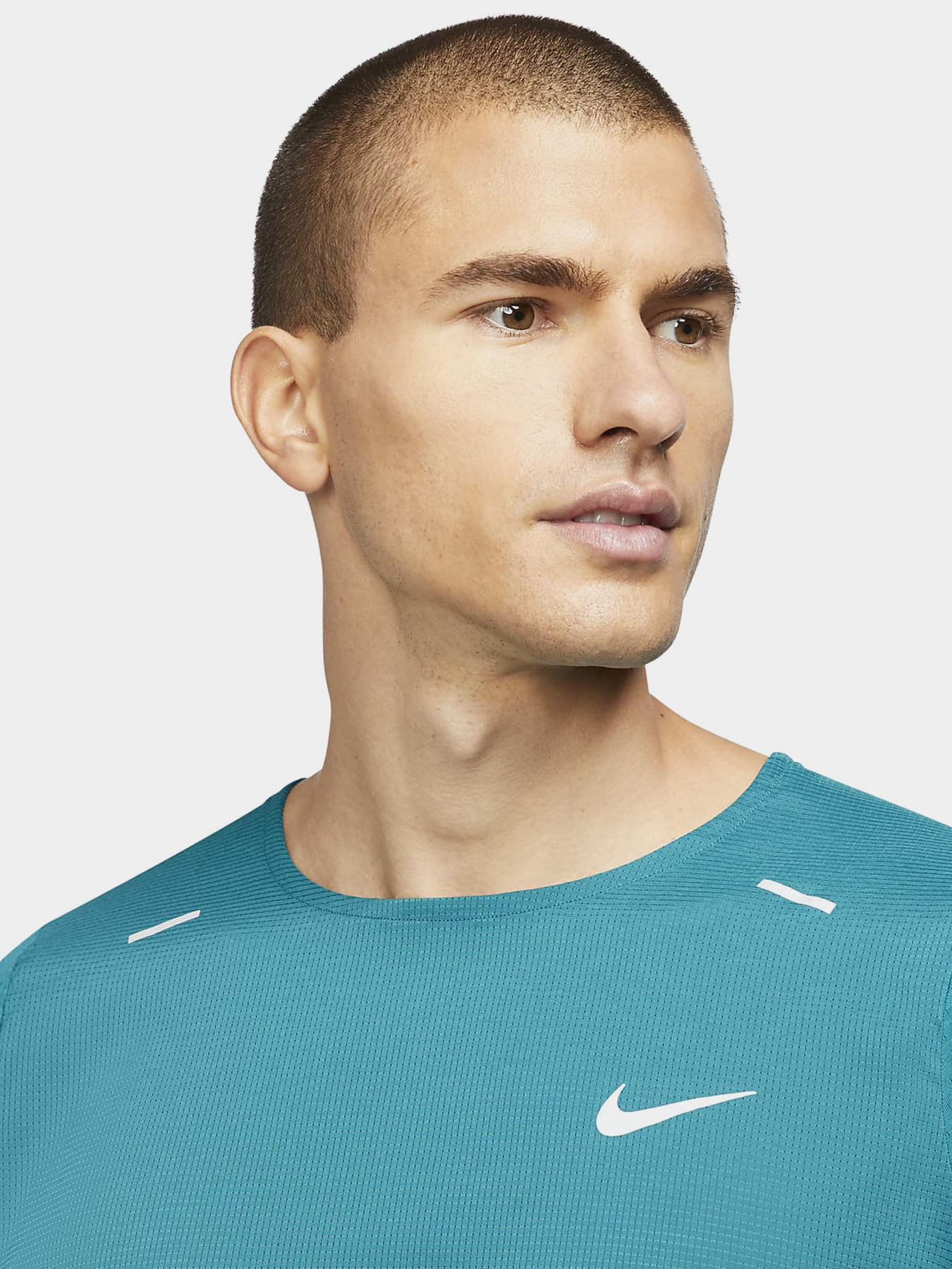 Спортивна футболка NIKE Breathe Rise 365 Top модель CU5977-467 Фото