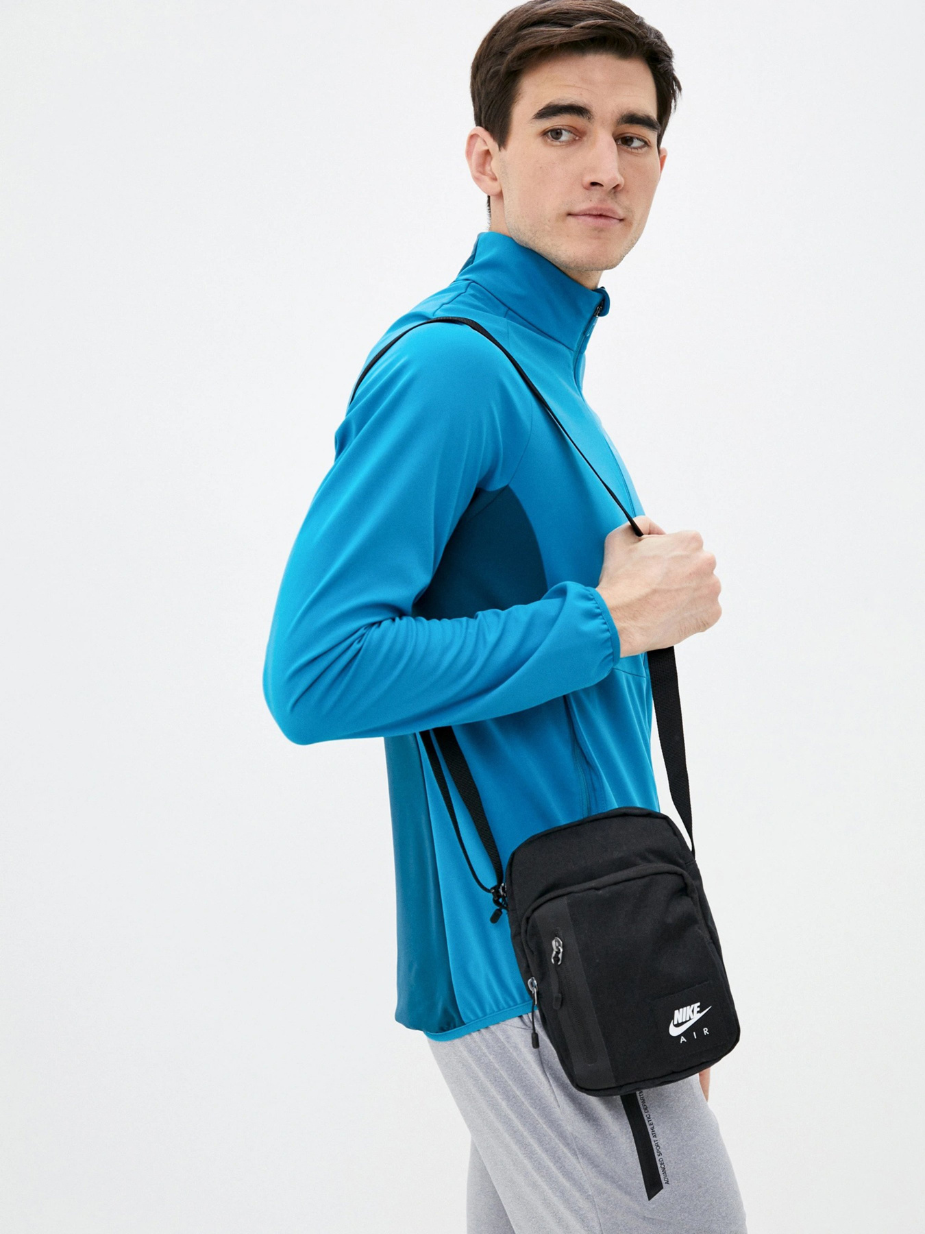 Поясная сумка NIKE Air Tech модель DC7355-010 Поясная сумка NIKE Air Tech модель DC7355-010 Фото