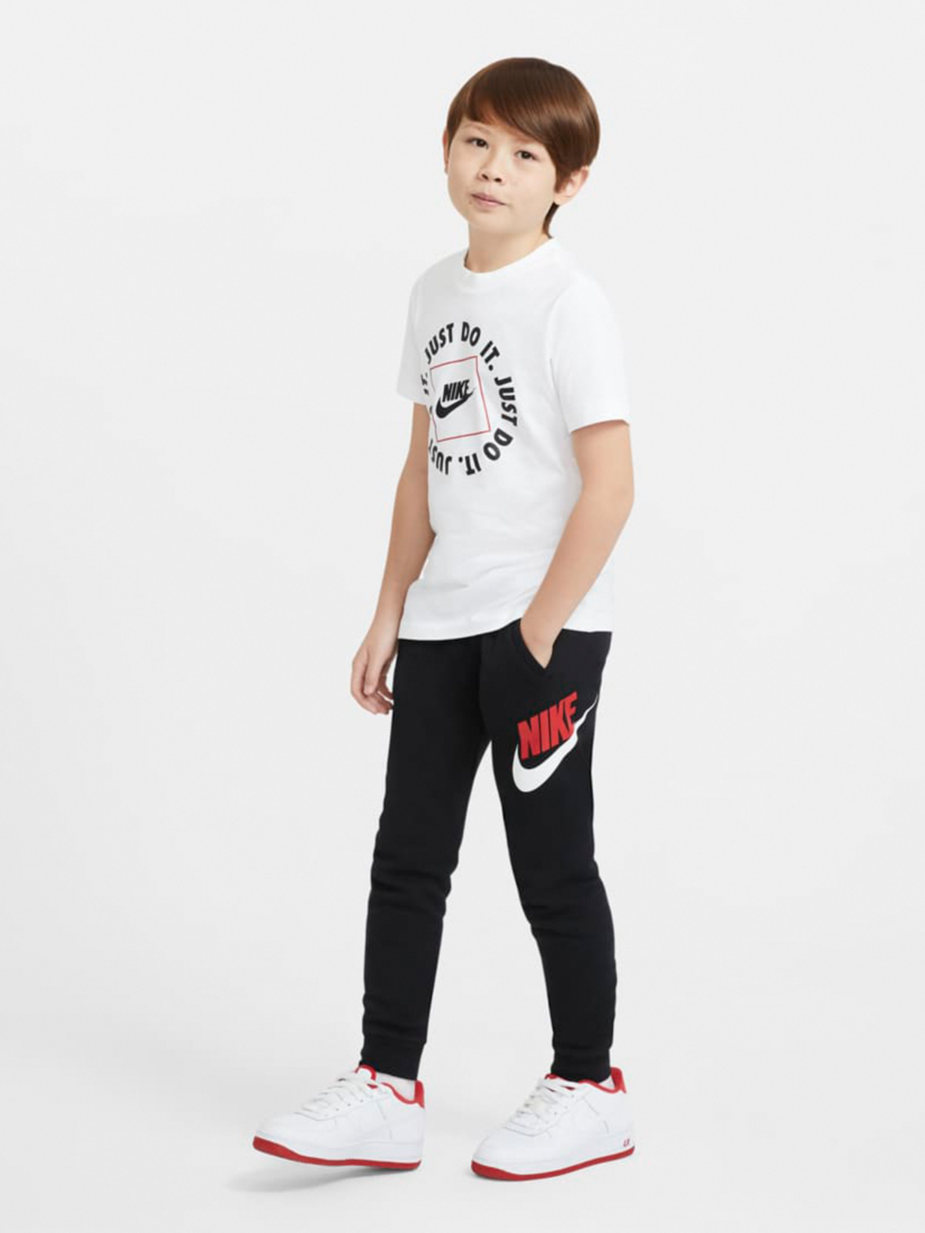 Футболки и поло NIKE Sportswear модель DC7522-100 Фото