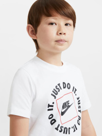 Футболки и поло NIKE Sportswear модель DC7522-100 Фото