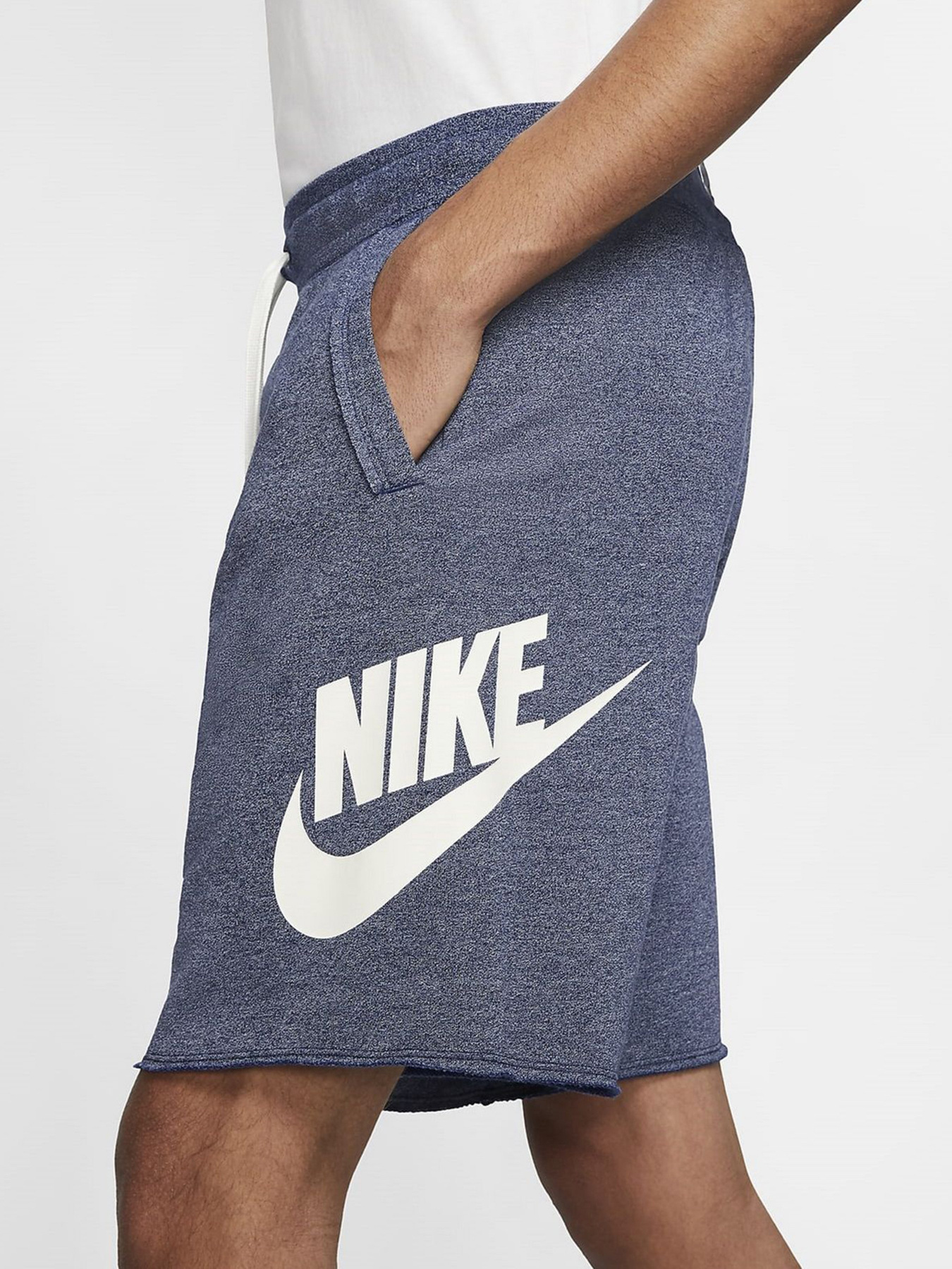 Шорти NIKE Sportswear Alumni модель AR2375-494 Фото