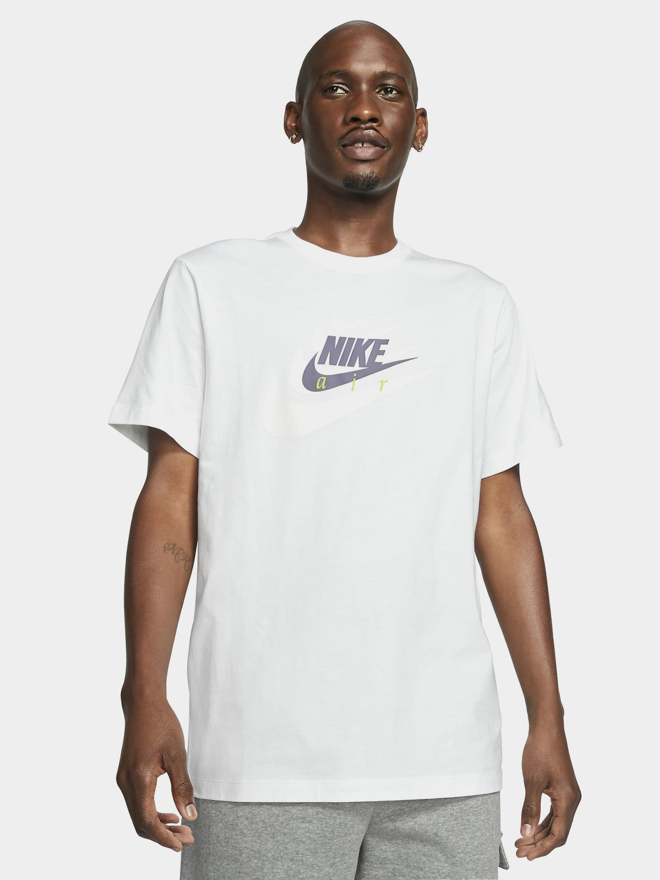 Футболки і поло NIKE Sportswear модель DD1400-100 Фото