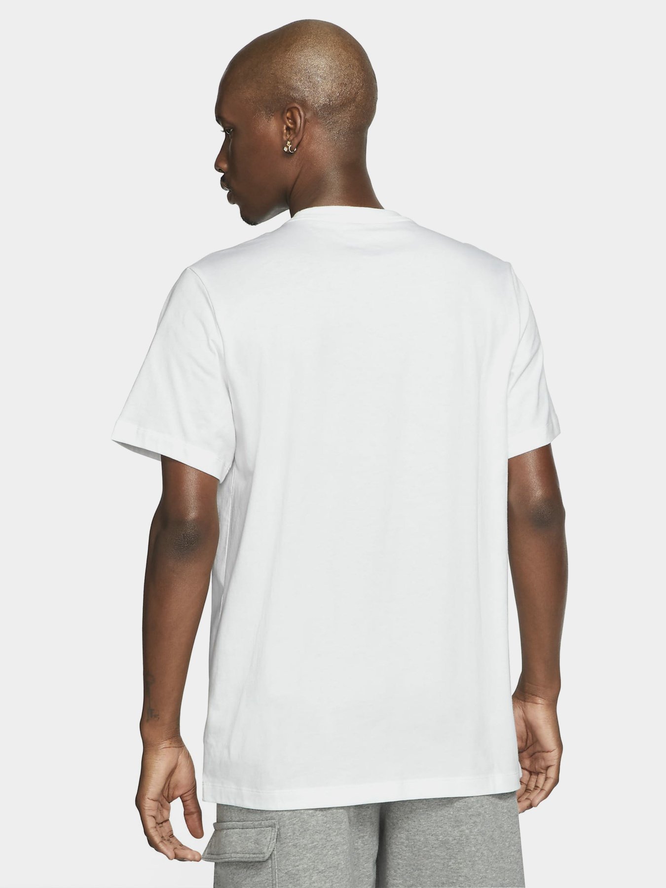 Футболки і поло NIKE Sportswear модель DD1400-100 Фото