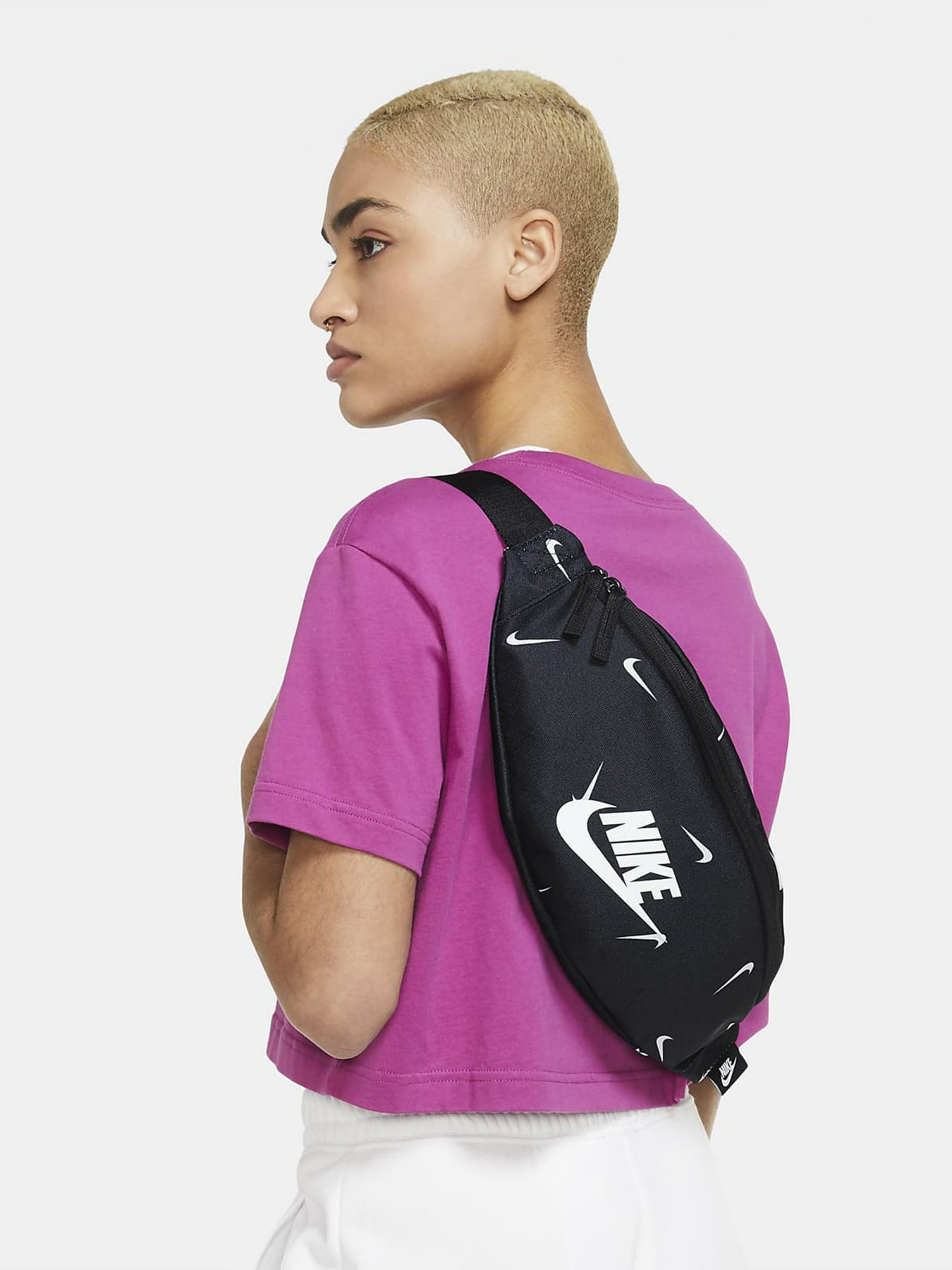 Поясная сумка NIKE Heritage модель CV1082-010 Фото