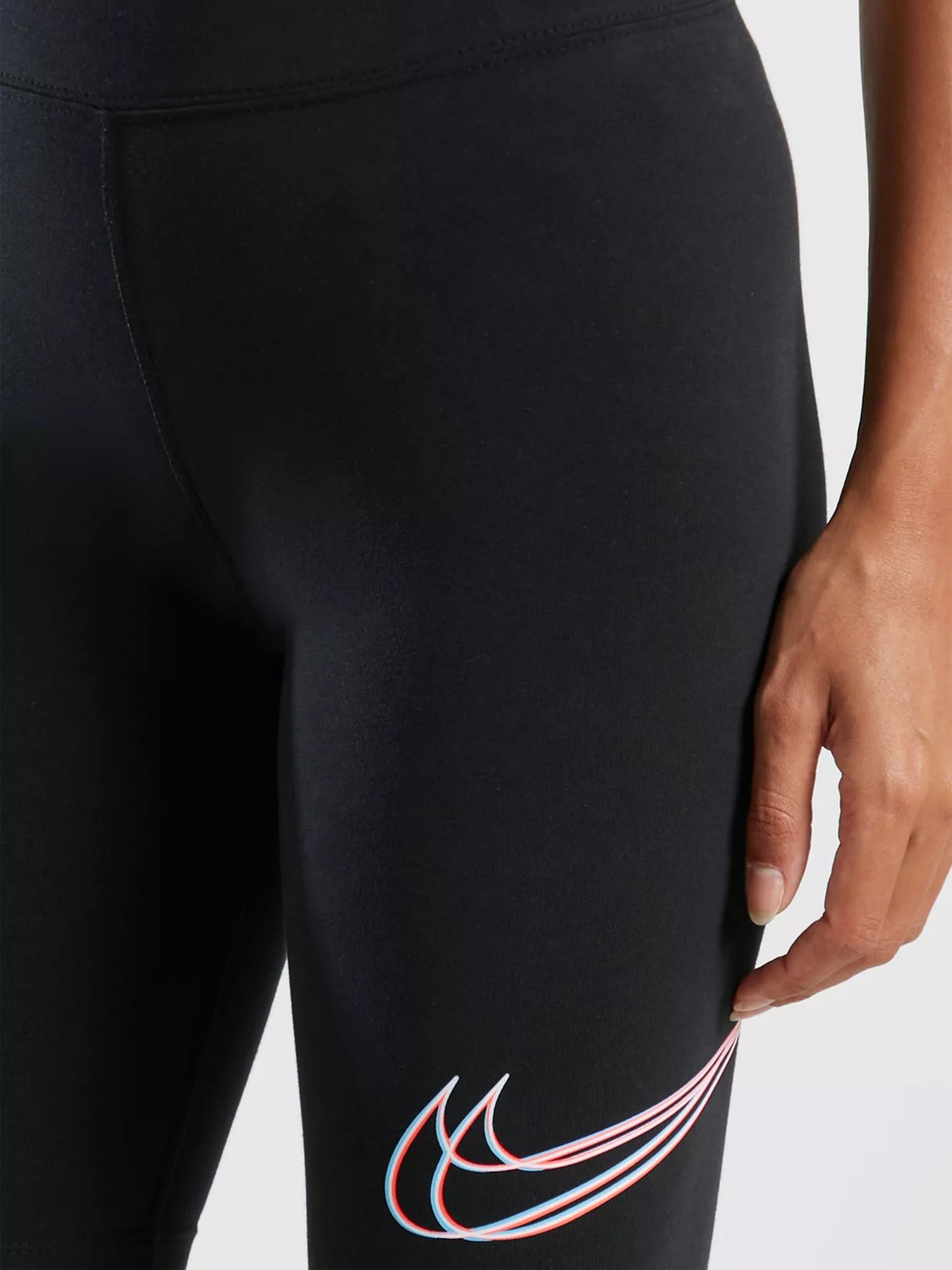 Повсякденні шорти NIKE Sportswear Essential модель DJ4132-010 Фото