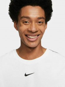 Футболки и поло NIKE M NSW REPEAT SS модель DD4497-100 Фото