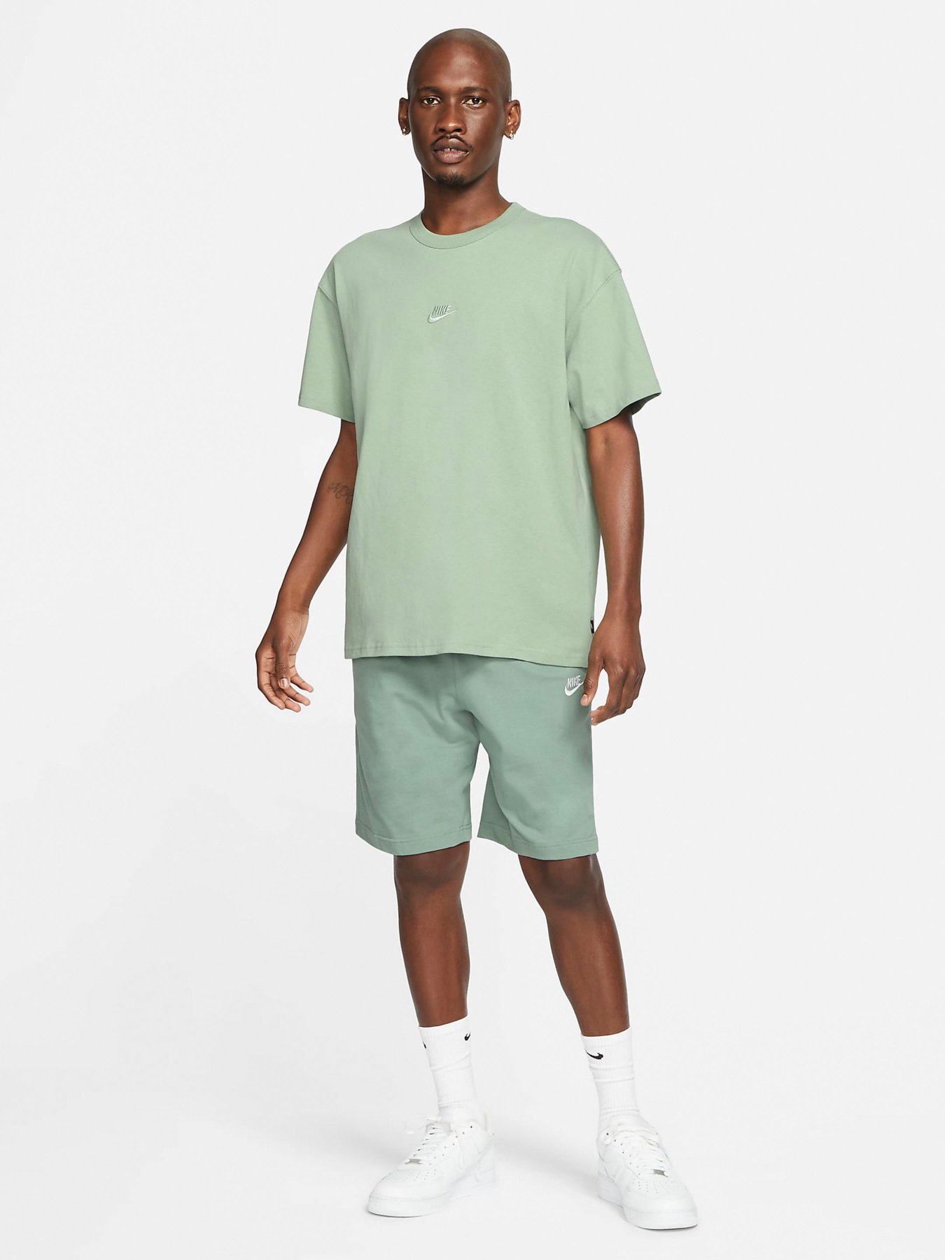 Футболки и поло NIKE Sportswear модель DB3193-006 Фото