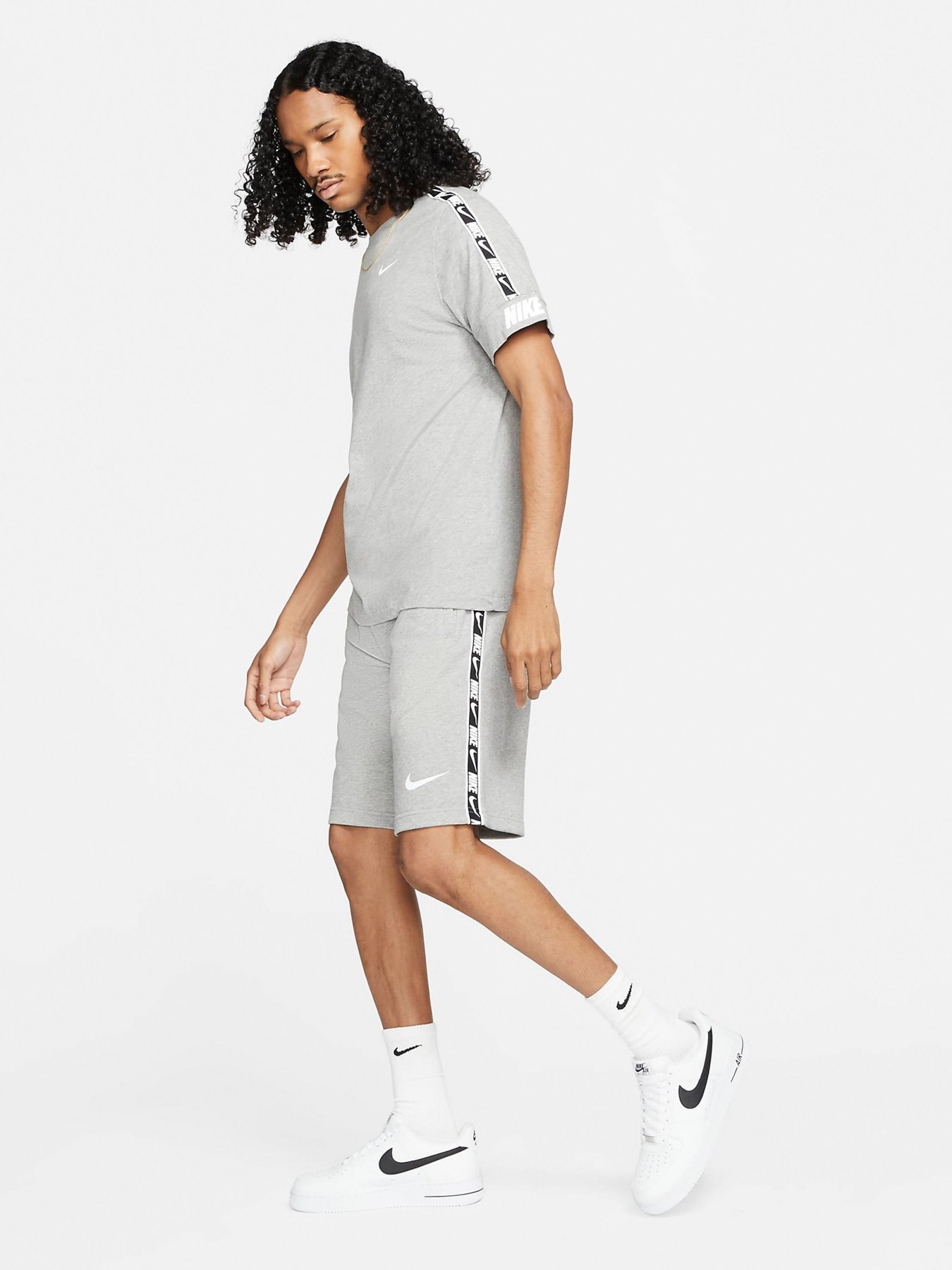 Шорти NIKE Sportswear модель DD4496-063 Фото