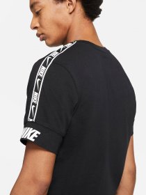 Футболки і поло NIKE Sportswear модель DD4497-010 Фото