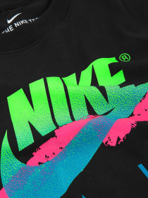 Футболки і поло NIKE Sportswear DNA Futura модель DD1256-010 Фото