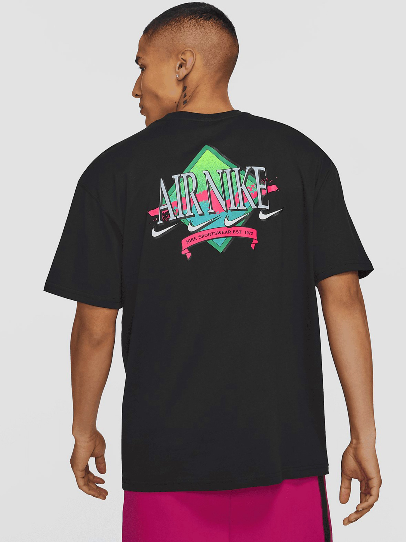 Футболки і поло NIKE Sportswear модель DD1376-010 Фото