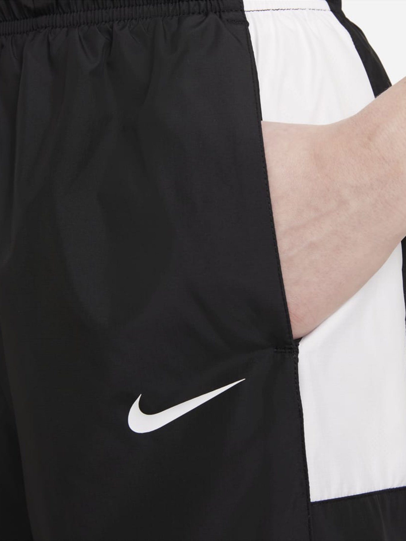 Шорти NIKE Sportswear модель CZ9741-010 Фото