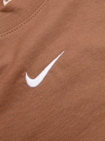 Футболки и поло NIKE Nsw Essntl Tee Slim Crp Lbr модель DD1328-256 Фото