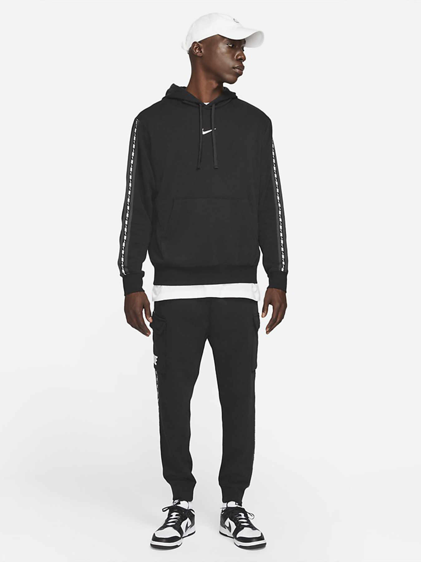 Штаны спортивные NIKE Sportswear модель DM4680-010 Фото