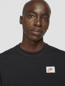 Футболки і поло NIKE Sportswear модель DJ1393-010 Фото