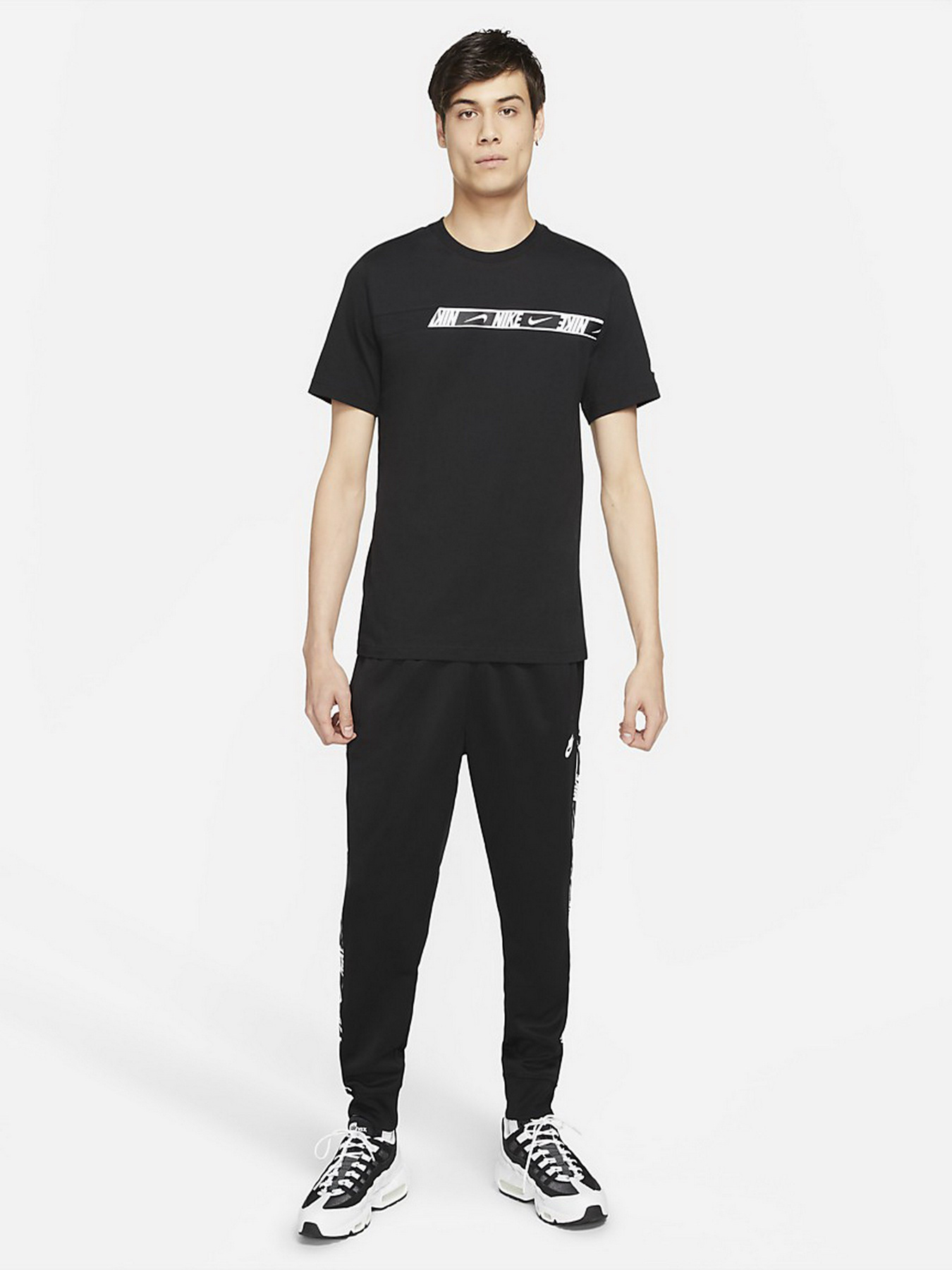 Футболки і поло NIKE Sportswear модель DM4675-010 Фото