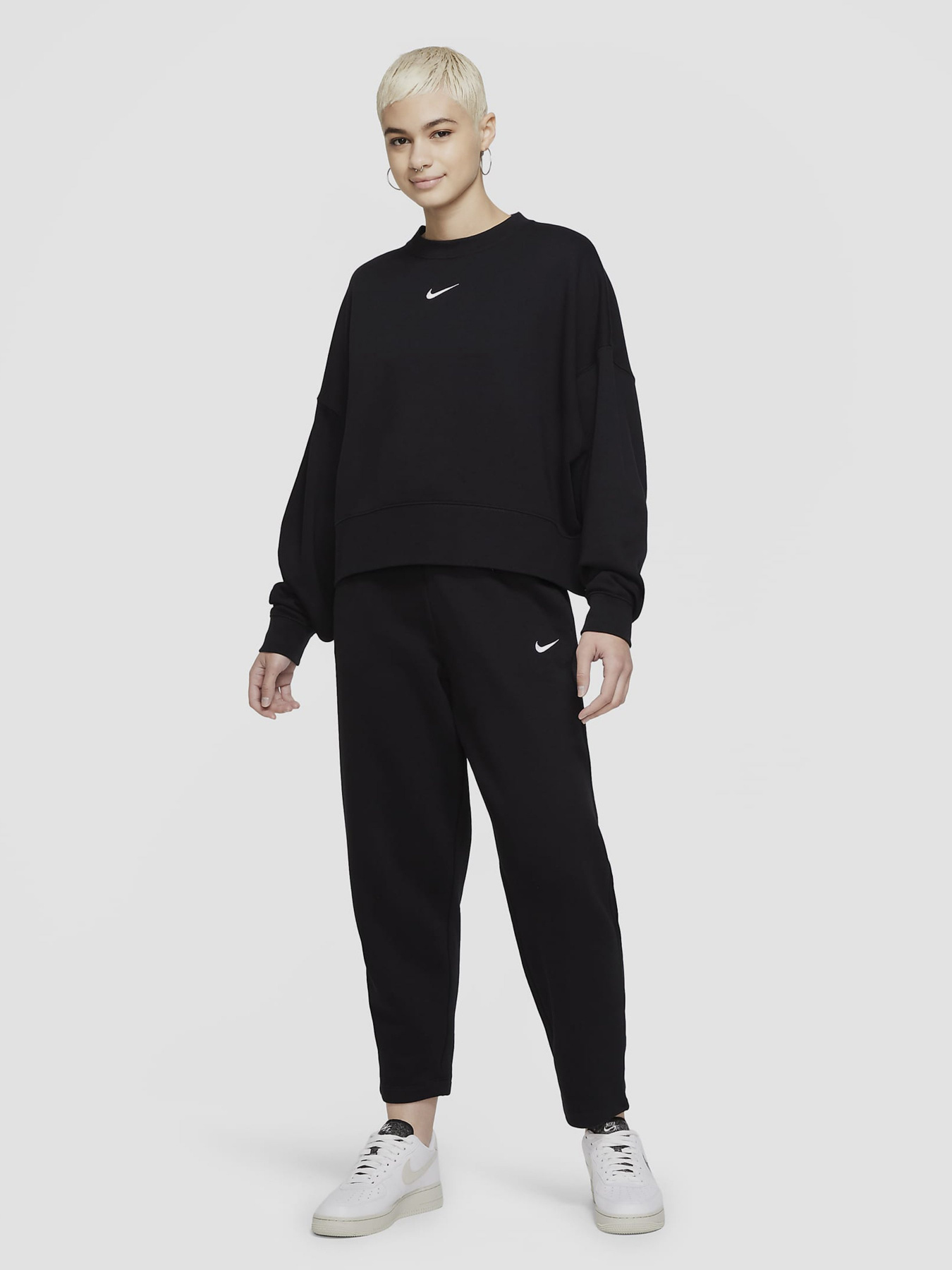 Світшот NIKE Sportswear Collection Essentials модель DJ7665-010 Світшот NIKE Sportswear Collection Essentials модель DJ7665-010 Фото