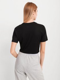 Футболка NIKE Sportswear Essential модель DD1328-010 Футболка NIKE Sportswear Essential модель DD1328-010 Фото