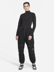 Лонгслів NIKE NSW ESSNTL MOCK LS TOP модель DD5882-010 Фото