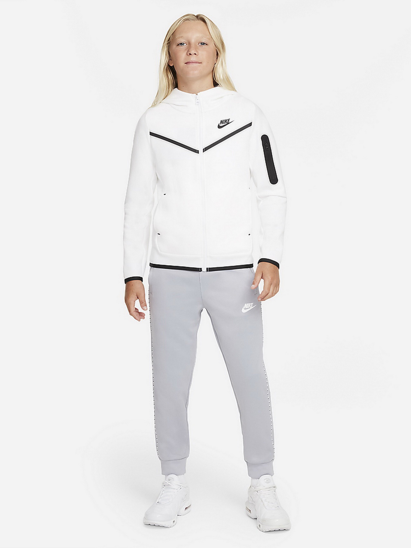 Штаны спортивные NIKE Nike B Nsw Repeat Pk Jggr модель DD4008-012 Штаны спортивные NIKE Nike B Nsw Repeat Pk Jggr модель DD4008-012 Фото