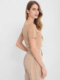 Футболка спортивна NIKE Essntl Tee Slim модель DD1328-200 Фото