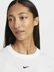 Футболки і поло NIKE Sportswear Essential модель DH4255-100 Фото