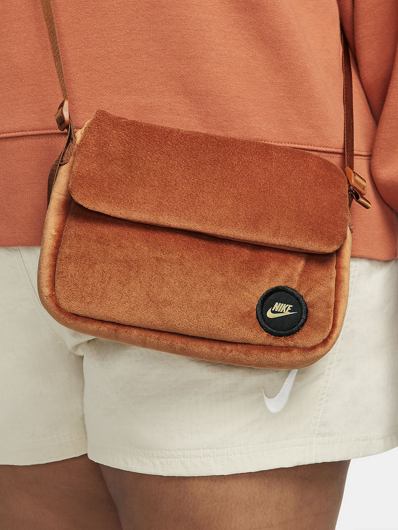 Крос-боді NIKE Sportswear Futura 365 модель DA6664-246 Фото