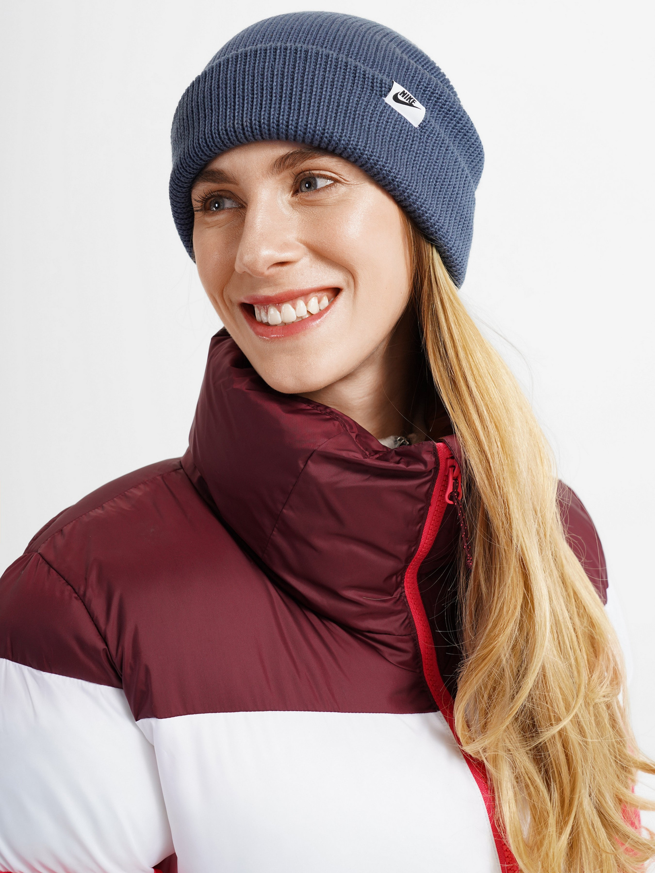 Шапка NIKE Cuffed Futura модель DJ6223-437 Фото