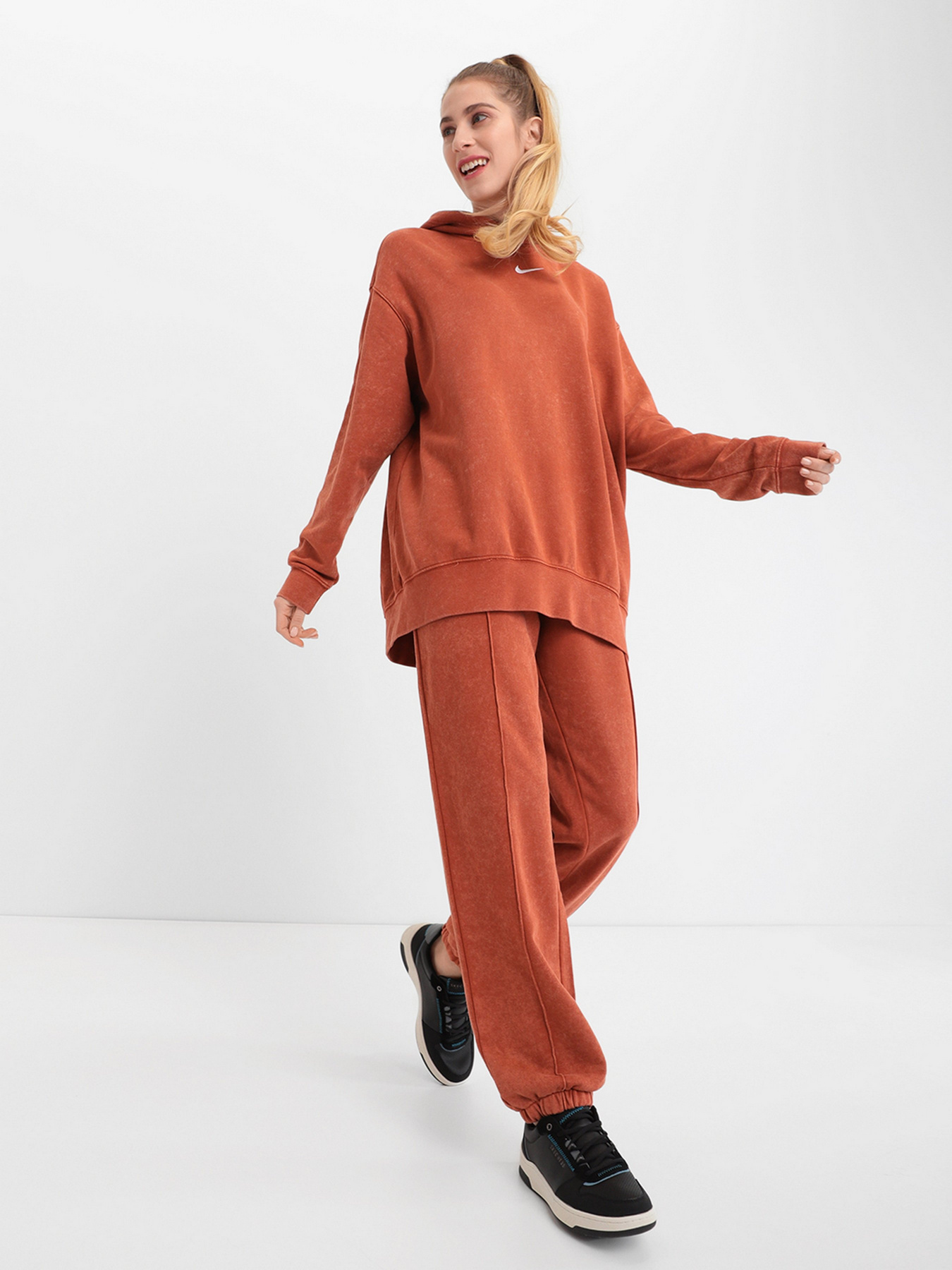 Штаны спортивные NIKE Sportswear Essential модель DD5630-832 Штаны спортивные NIKE Sportswear Essential модель DD5630-832 Фото